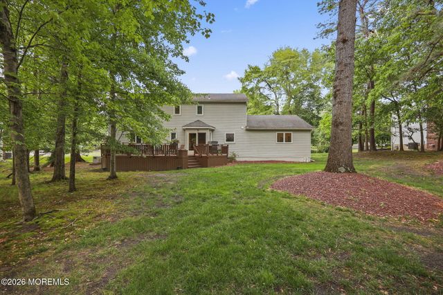 42 Saupe Drive, Manalapan, NJ 07726