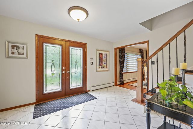 42 Saupe Drive, Manalapan, NJ 07726
