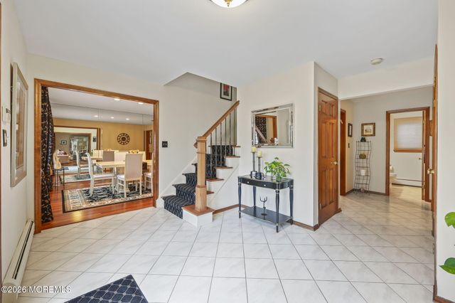 42 Saupe Drive, Manalapan, NJ 07726