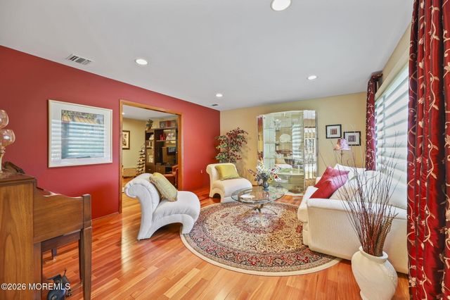 42 Saupe Drive, Manalapan, NJ 07726