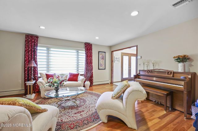 42 Saupe Drive, Manalapan, NJ 07726