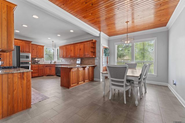 10350 Crooked Creek Ln, Denham Springs, LA 70726