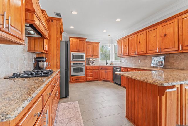 10350 Crooked Creek Ln, Denham Springs, LA 70726