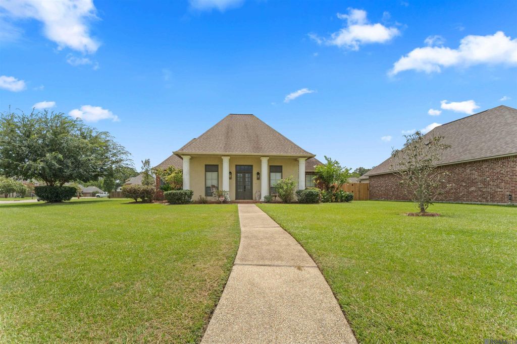 10350 Crooked Creek Ln, Denham Springs, LA 70726