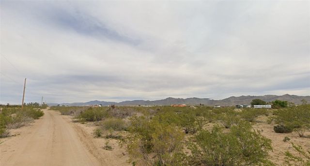 Lot 207A N Araby Road, Golden Valley, AZ 86413