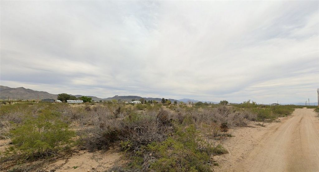 Lot 207A N Araby Road, Golden Valley, AZ 86413