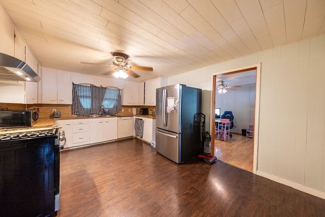 414 W Roberts Street, Gorman, TX 76454