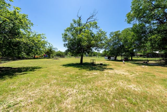 414 W Roberts Street, Gorman, TX 76454