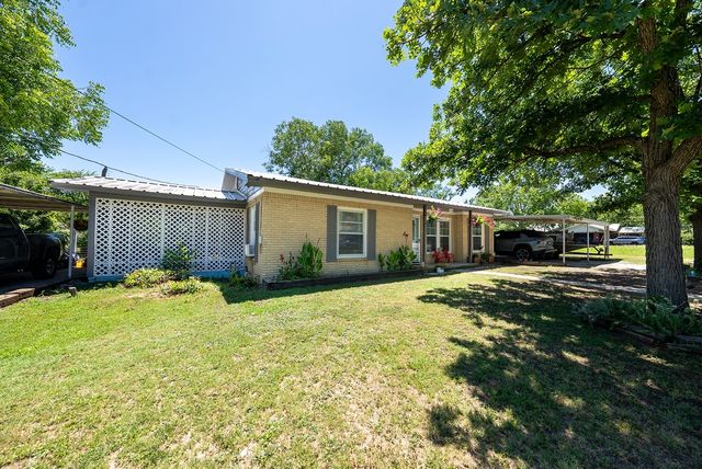 414 W Roberts Street, Gorman, TX 76454