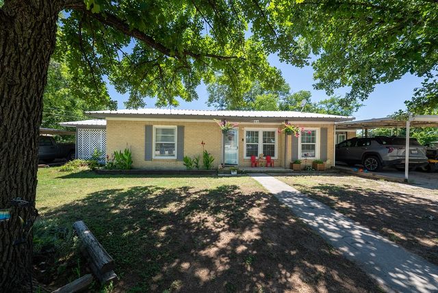 414 W Roberts Street, Gorman, TX 76454