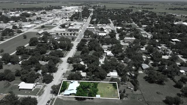 414 W Roberts Street, Gorman, TX 76454