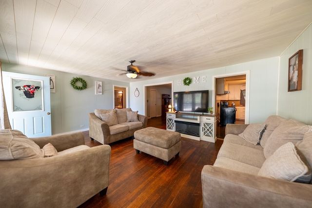 414 W Roberts Street, Gorman, TX 76454