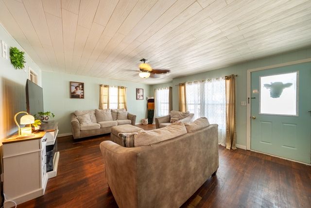 414 W Roberts Street, Gorman, TX 76454