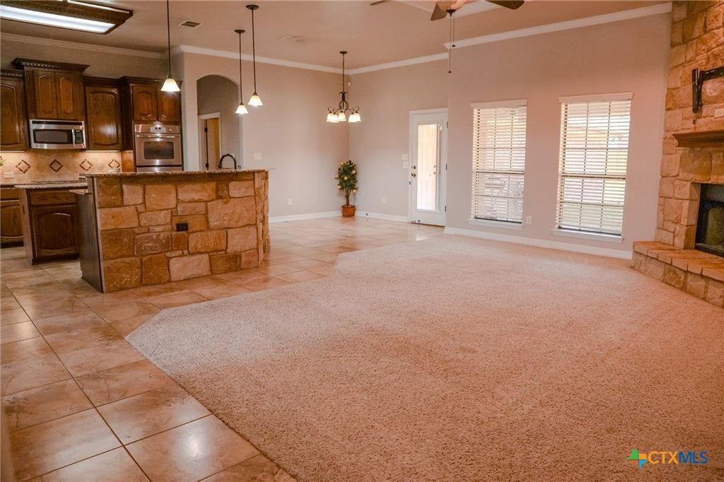 Image 3 of property listing at 6401 Titanium Drive, Killeen, TX 76542