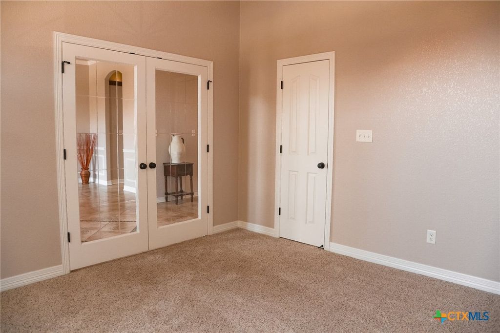 Image 5 of property listing at 6401 Titanium Drive, Killeen, TX 76542