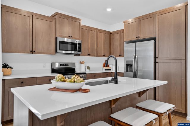 3327 Quail Av, Woodburn, OR 97071
