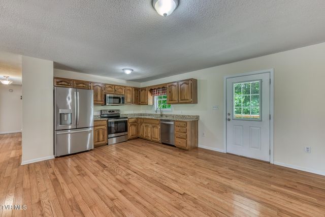 231 Valley Crest Drive, Mount Carmel, TN 37645