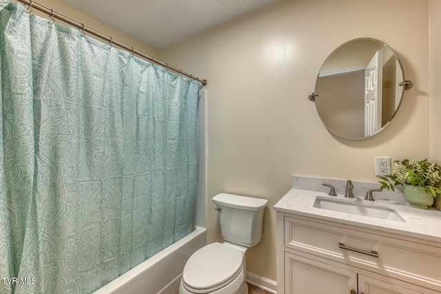231 Valley Crest Drive, Mount Carmel, TN 37645