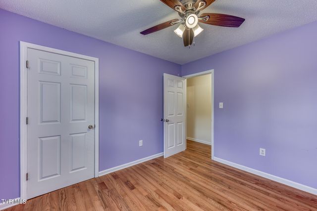 231 Valley Crest Drive, Mount Carmel, TN 37645