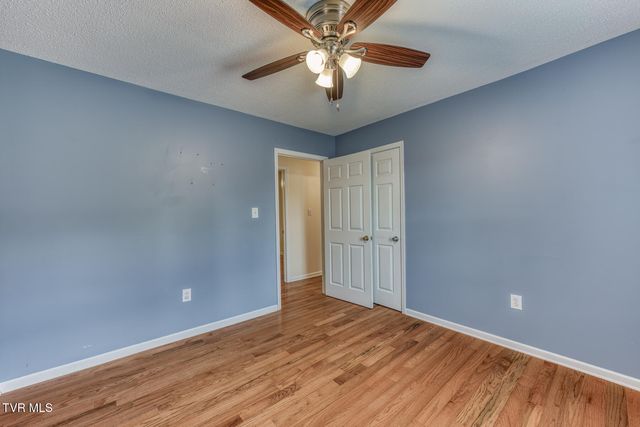 231 Valley Crest Drive, Mount Carmel, TN 37645