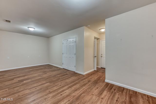 231 Valley Crest Drive, Mount Carmel, TN 37645