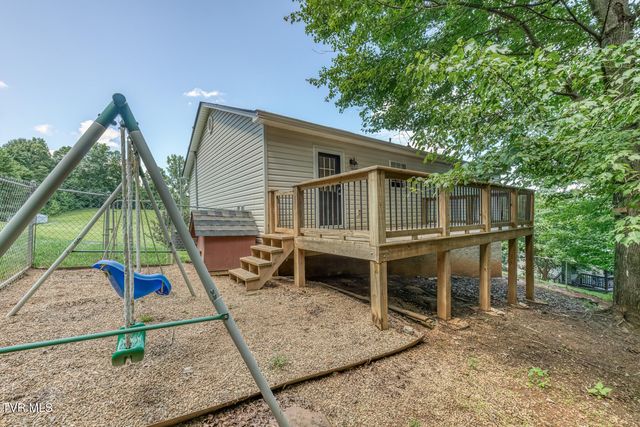 231 Valley Crest Drive, Mount Carmel, TN 37645