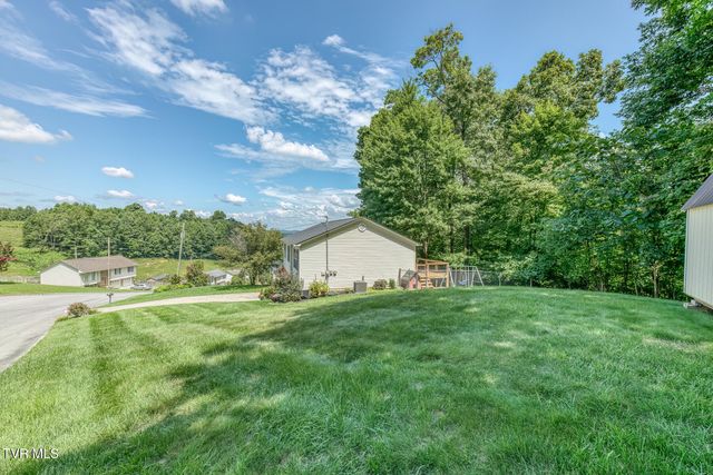 231 Valley Crest Drive, Mount Carmel, TN 37645