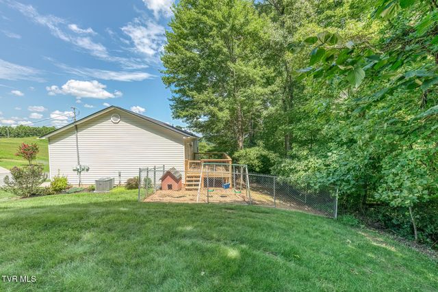 231 Valley Crest Drive, Mount Carmel, TN 37645