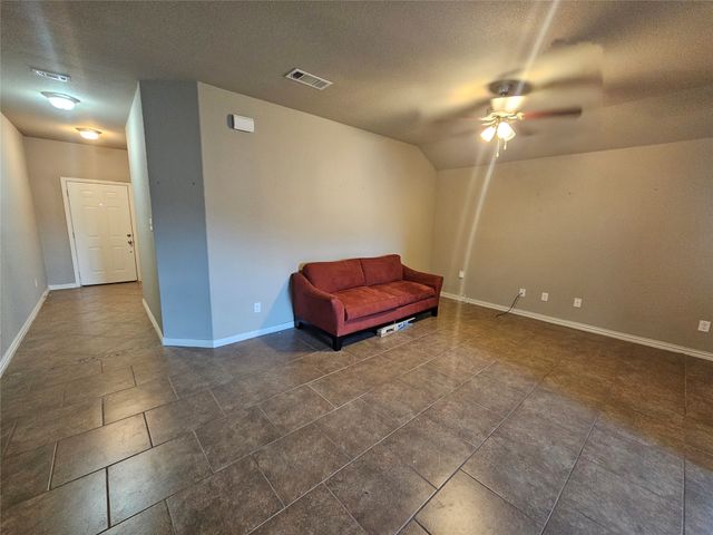 8401 Cherry Bark Lane, Fort Worth, TX 76140