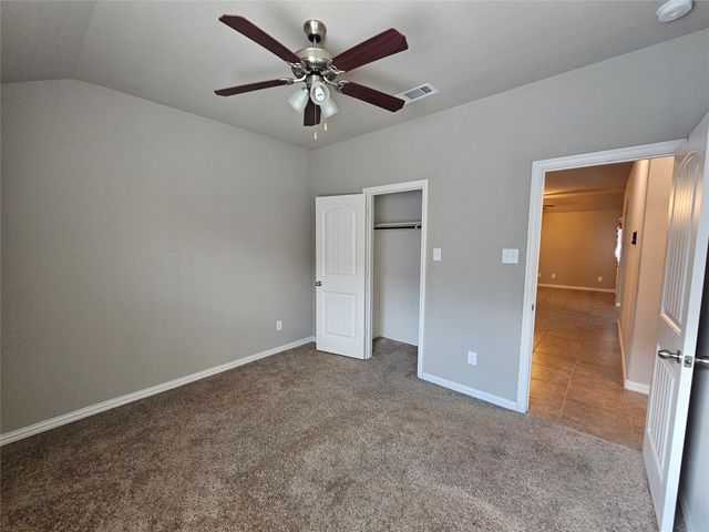 8401 Cherry Bark Lane, Fort Worth, TX 76140