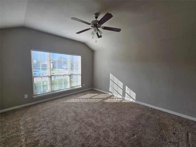 8401 Cherry Bark Lane, Fort Worth, TX 76140