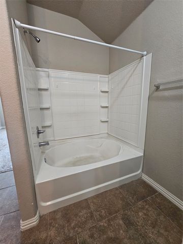 8401 Cherry Bark Lane, Fort Worth, TX 76140