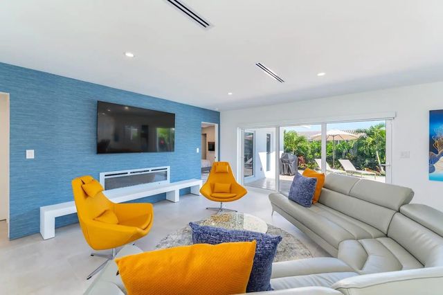 6600 NE 21ST Drive, Fort Lauderdale, FL 33308