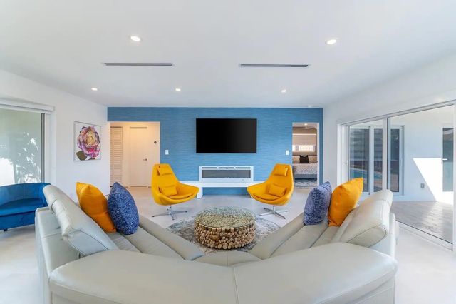 6600 NE 21ST Drive, Fort Lauderdale, FL 33308