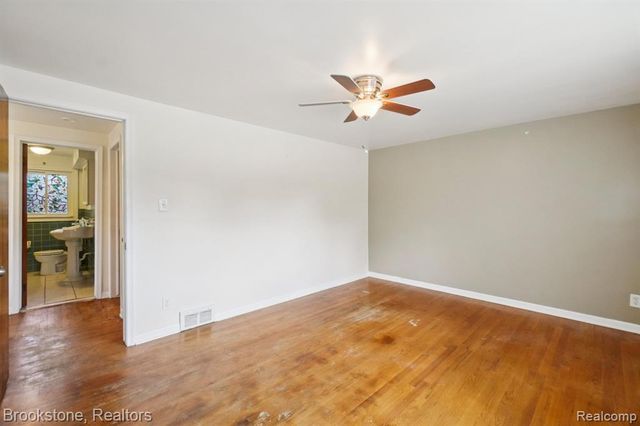 24260 Coolidge Highway, Oak Park, MI 48237