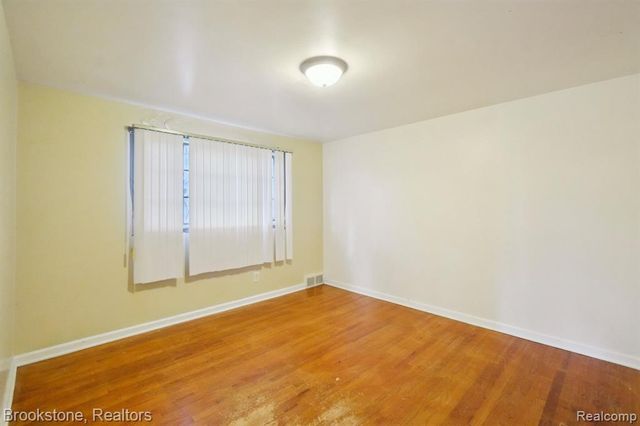 24260 Coolidge Highway, Oak Park, MI 48237