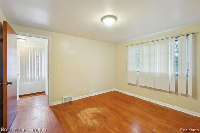 24260 Coolidge Highway, Oak Park, MI 48237