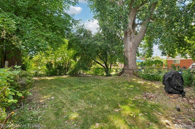 24260 Coolidge Highway, Oak Park, MI 48237