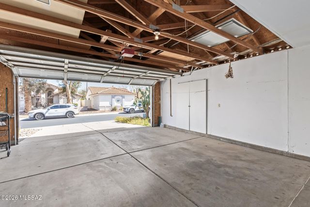 2101 N Bitter Cherry Drive, Tucson, AZ 85715