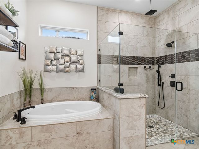 125 Waving Muhly Drive, San Marcos, TX 78666