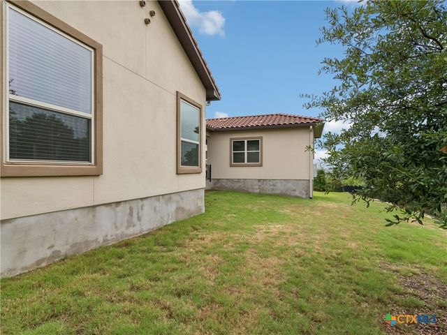 125 Waving Muhly Drive, San Marcos, TX 78666