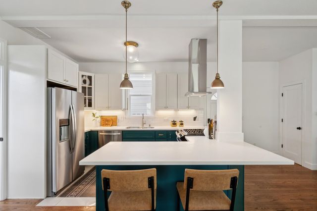 829 51st St, Oakland, CA 94608