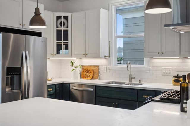 829 51st St, Oakland, CA 94608