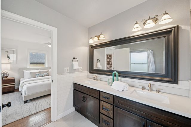 829 51st St, Oakland, CA 94608