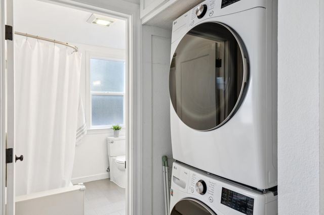 829 51st St, Oakland, CA 94608