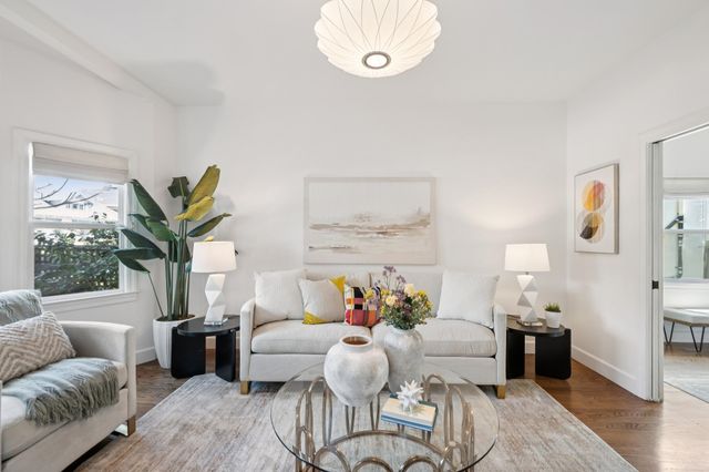 829 51st St, Oakland, CA 94608