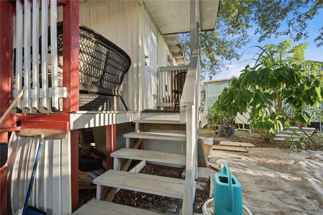 132 NEWBURY DRIVE, Tampa, FL 33615