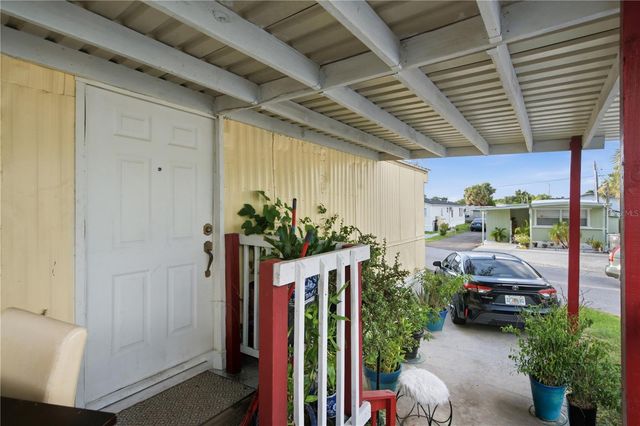 132 NEWBURY DRIVE, Tampa, FL 33615
