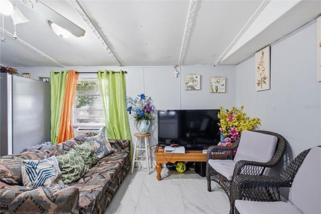 132 NEWBURY DRIVE, Tampa, FL 33615