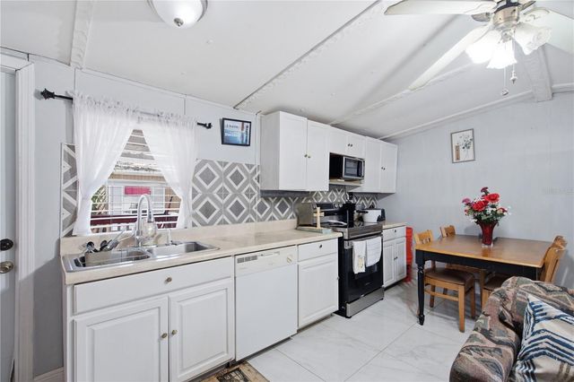 132 NEWBURY DRIVE, Tampa, FL 33615